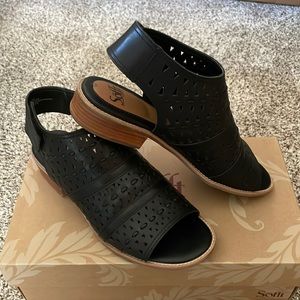 Sofft black peep toe sandals
